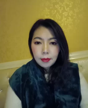 深喉功底扎实，不会呕，不用停，可吞精，逼洞紧，逼术强，逼格高，外加前列腺高潮，体验首长待遇