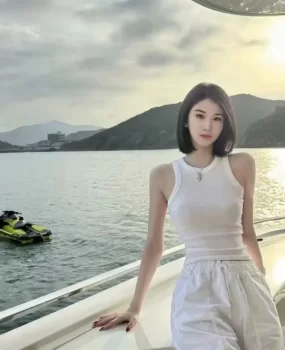 有颜有身材小姐姐