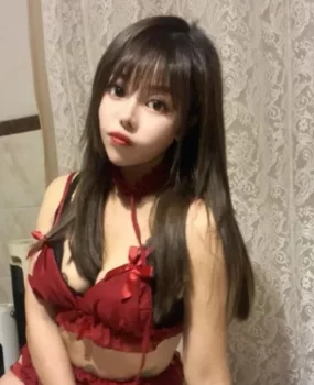 杭州萝莉小骚货 25岁-30岁 500 服务  按摩，胸推，臀推，指滑，足推，过水漫游，独龙，顶肛，吸蛋，舔蛋，口爆