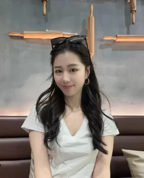 小少妇出来赚点外快