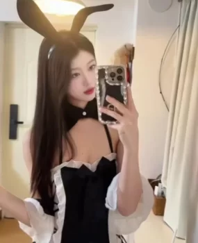 骚老师各种情趣内衣都有