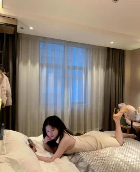 广州水多小骚妹身材火辣