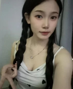 江岸大胸服务系兼职刚下水