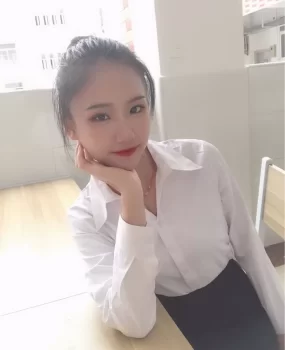 居然是真的在校大学生还是舞蹈系的大长腿小蛮腰